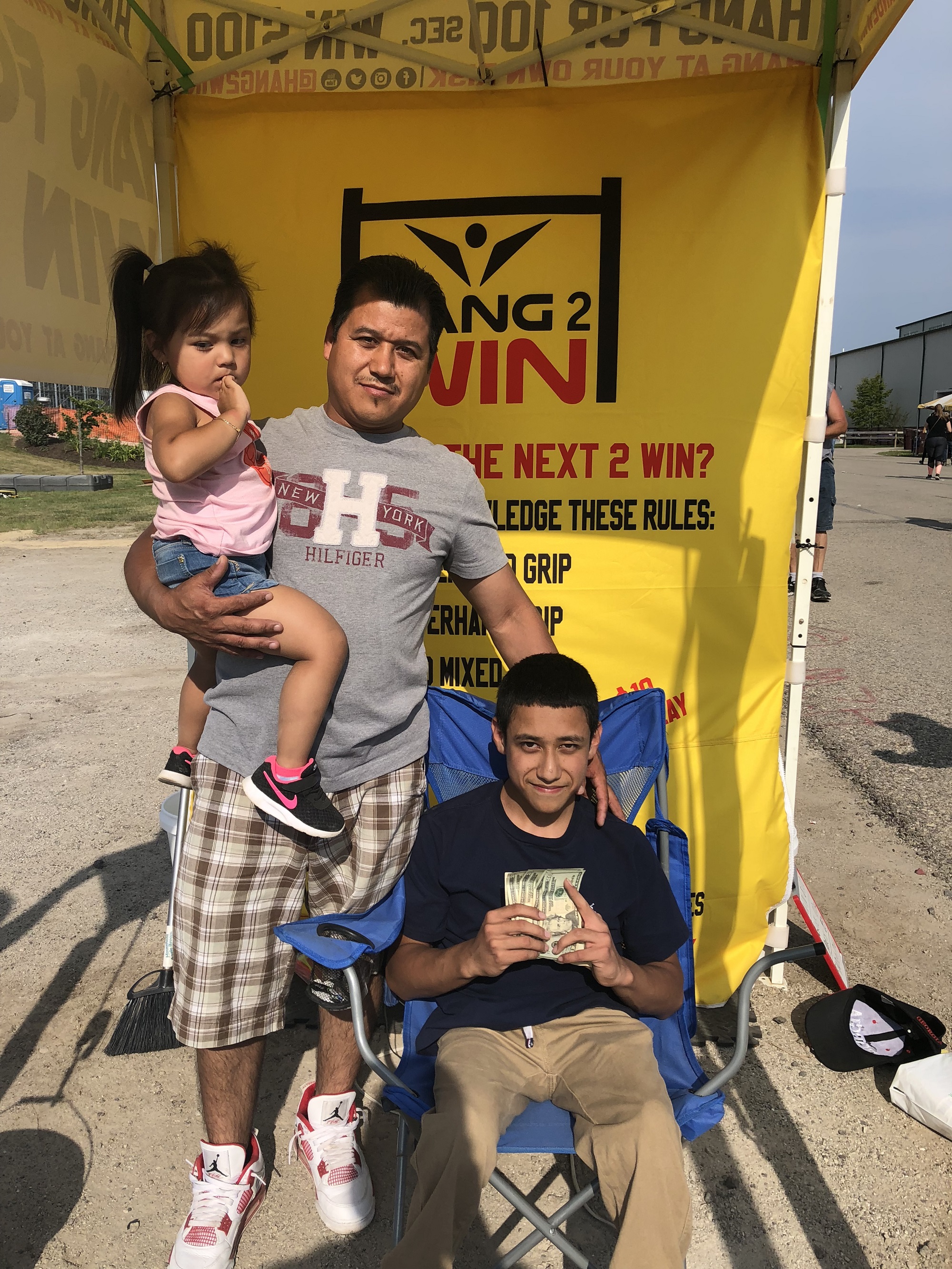Hang Challenge participant at a Hang2Win event