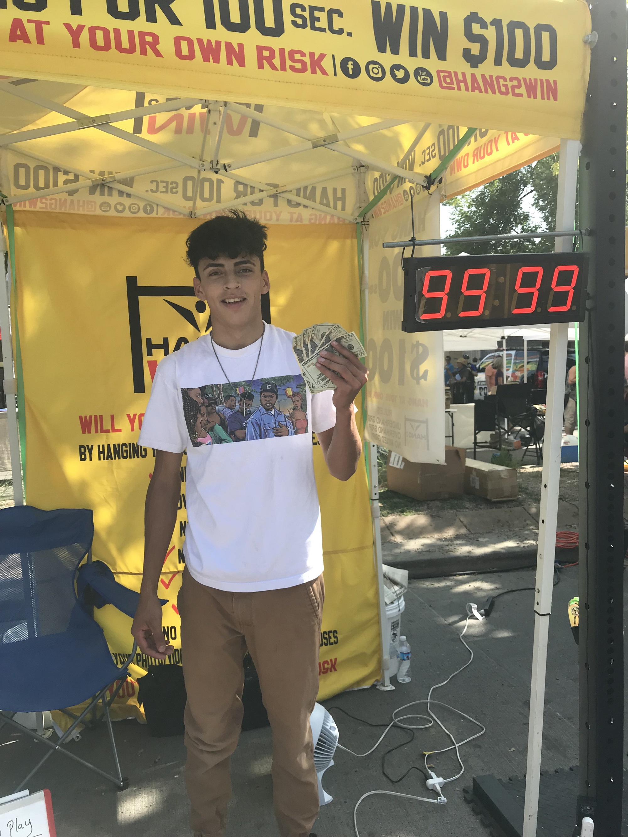 Hang Challenge participant at a Hang2Win event