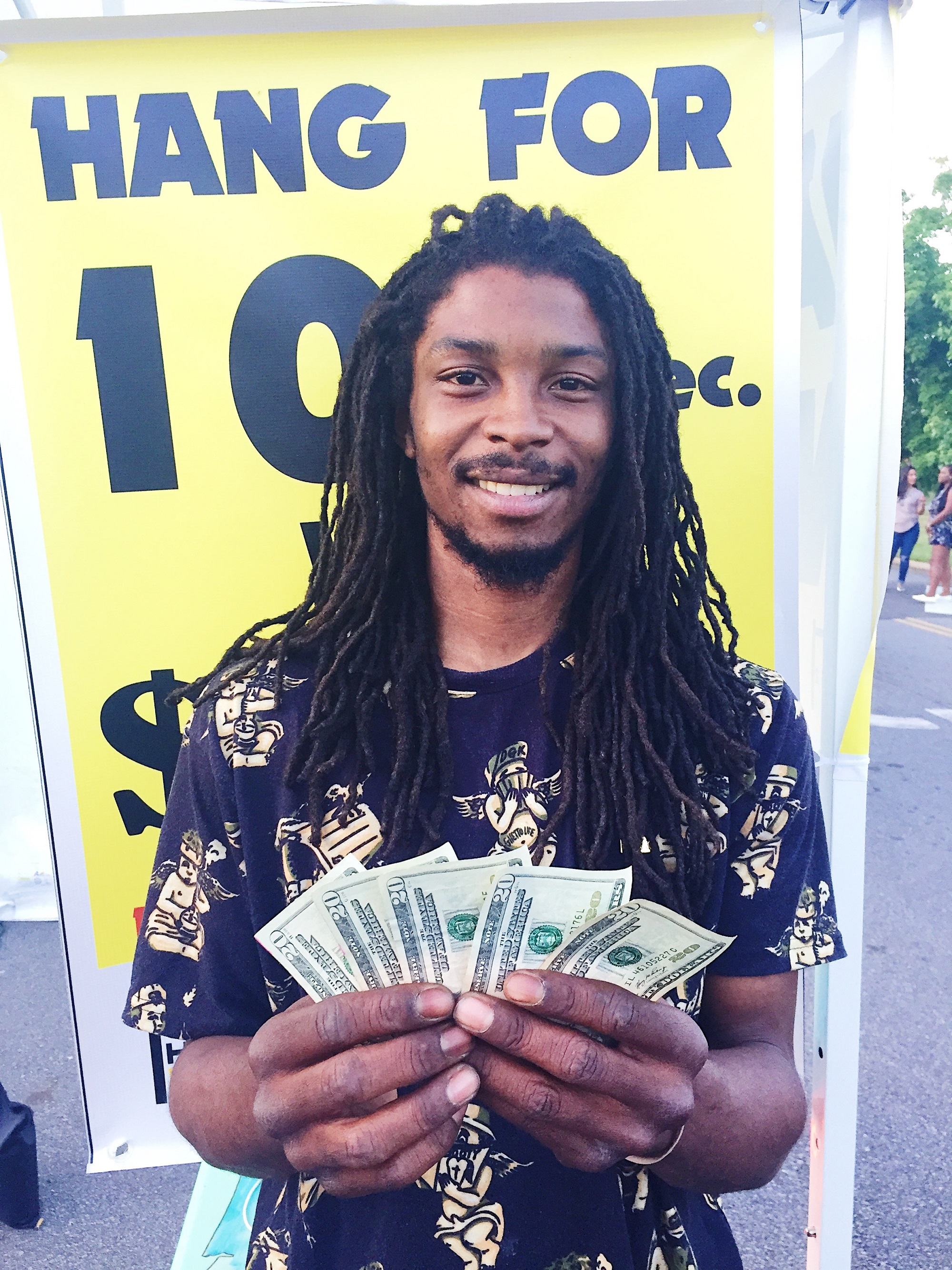 Hang Challenge participant at a Hang2Win event