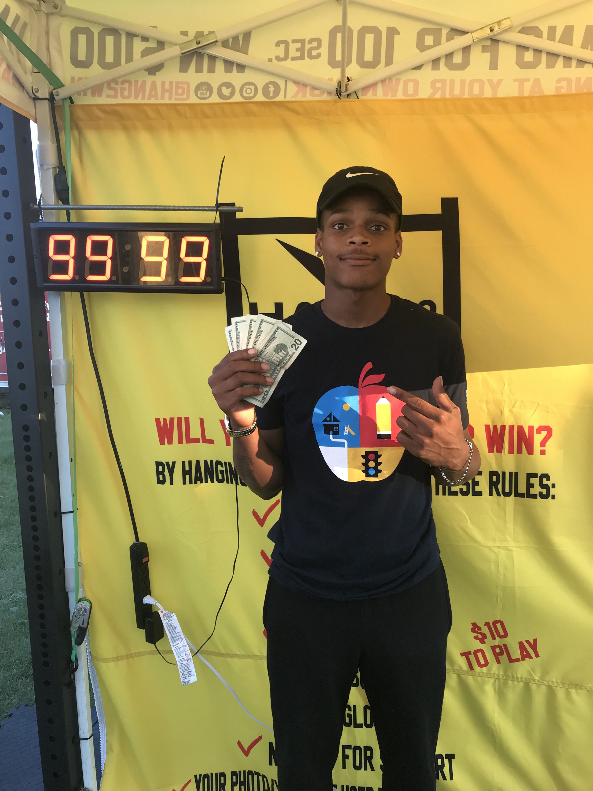 Hang Challenge participant at a Hang2Win event