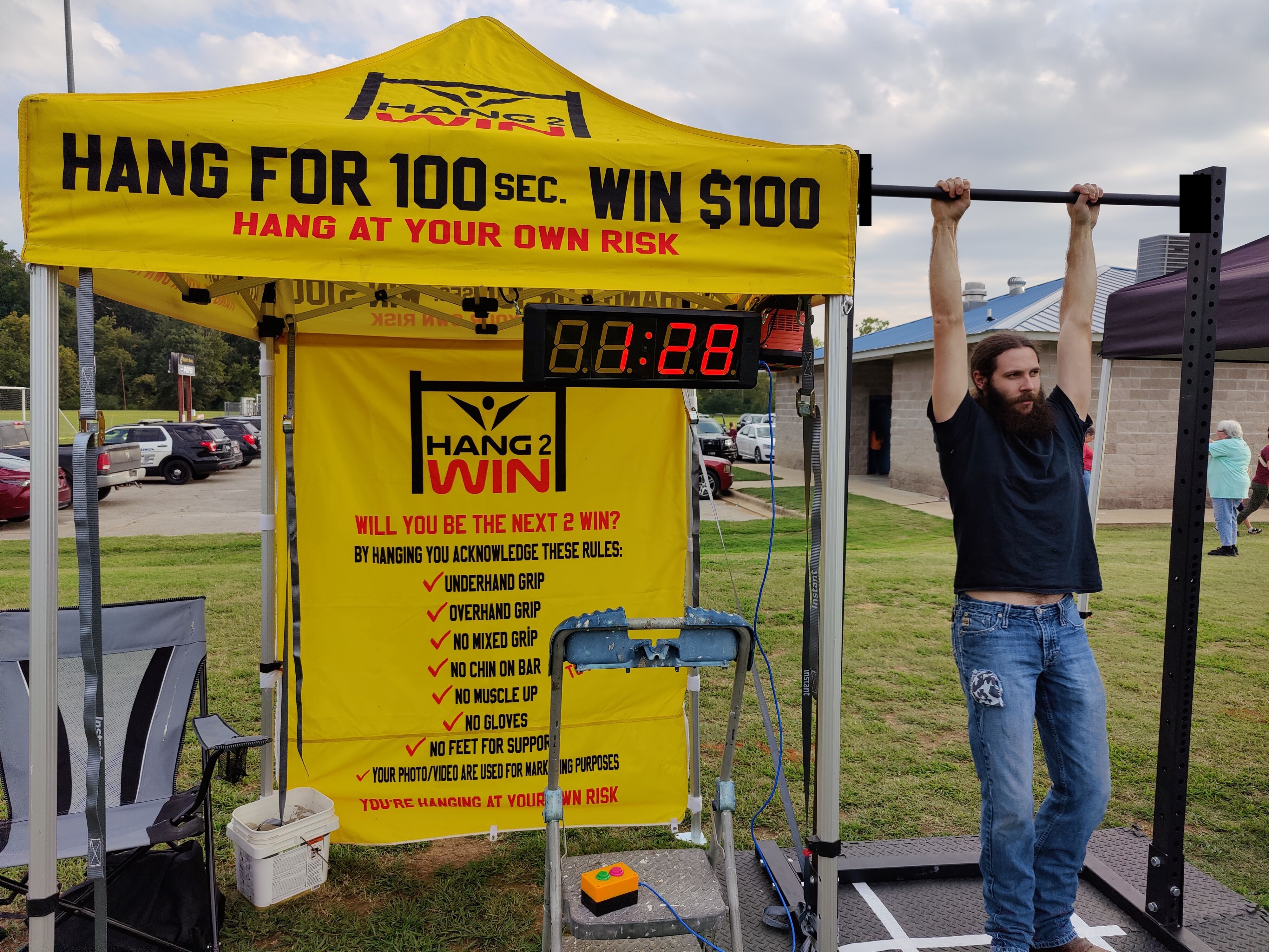 Hang Challenge participant at a Hang2Win event