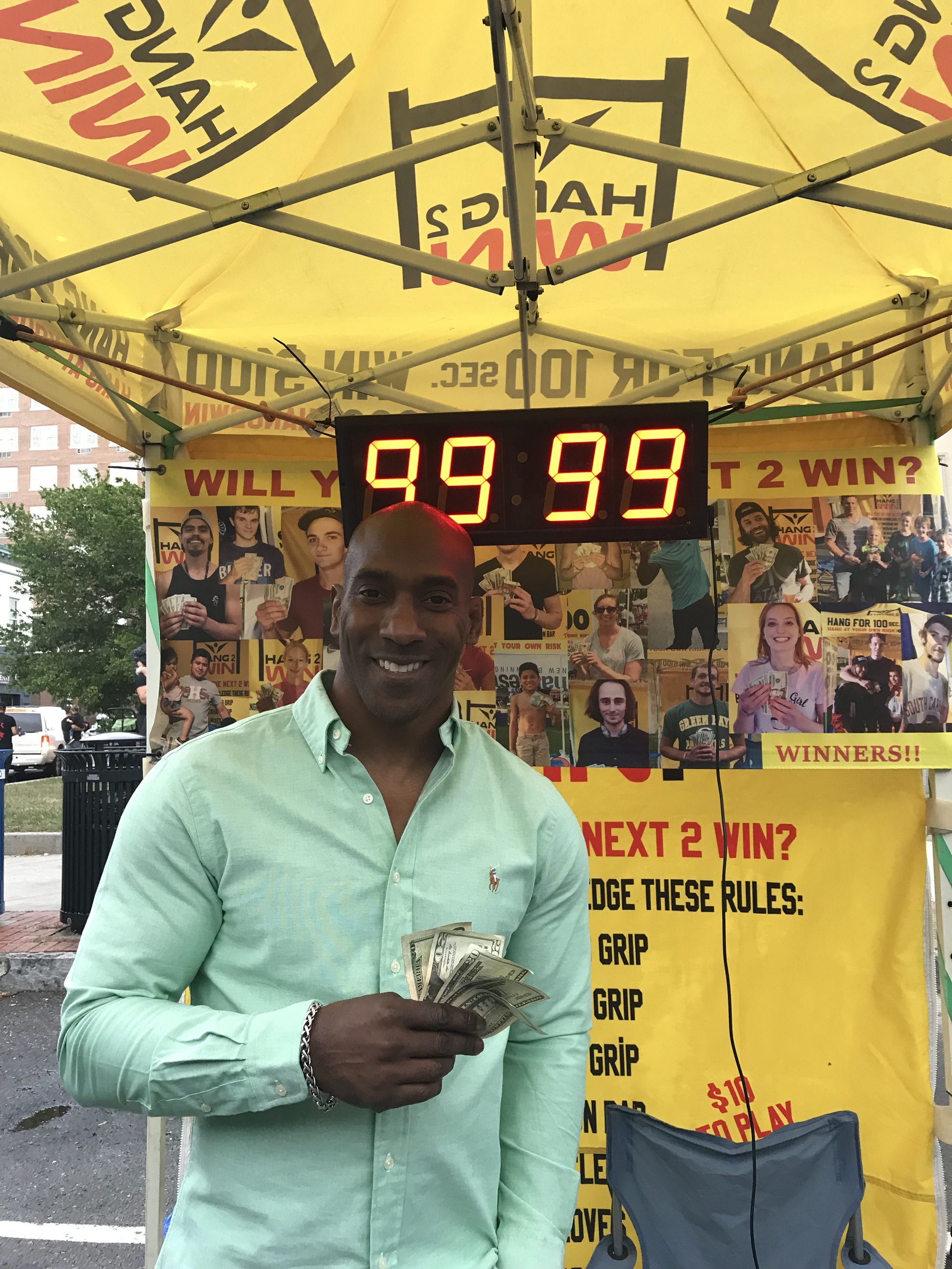 Hang Challenge participant at a Hang2Win event
