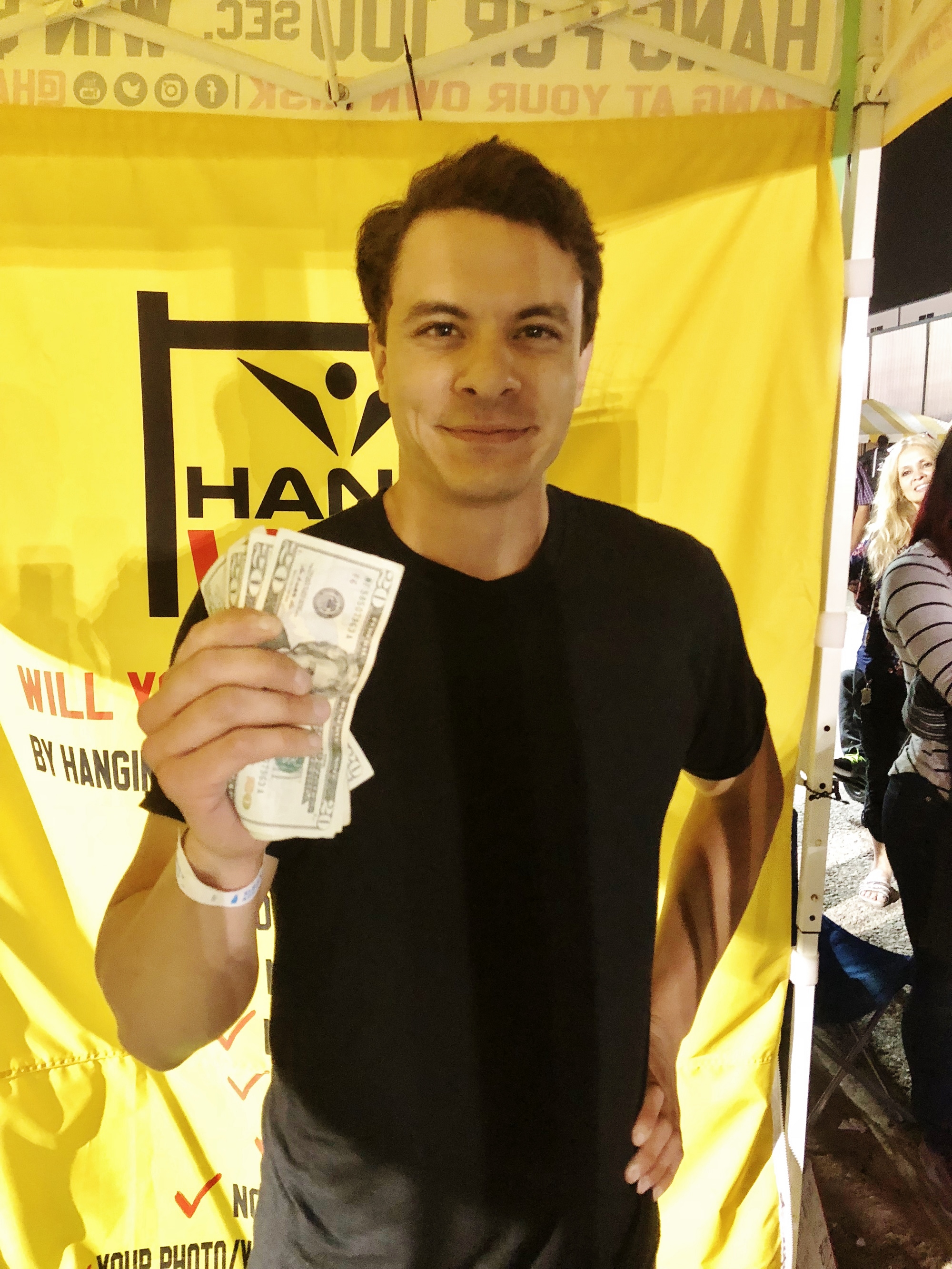 Hang Challenge participant at a Hang2Win event